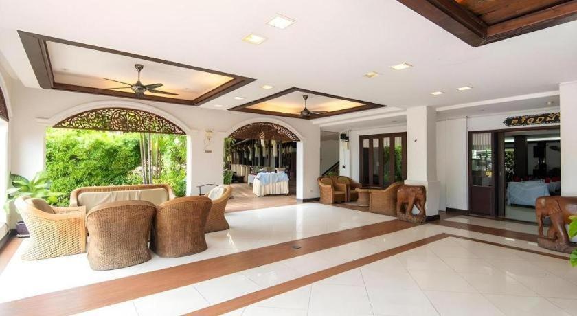 Phoomthai Garden Hotel Phrae Exterior photo